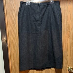 L. L. Bean women’s classic fit pencil skirt size 14!
